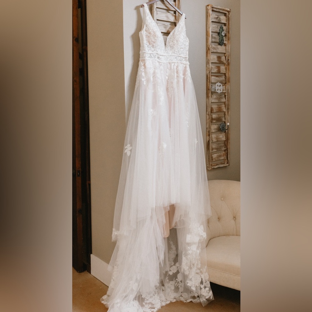 Ivory Lace and Layered Tulle size 16